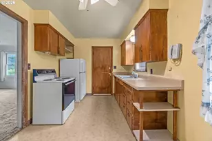6818 SE 67th Ave, Portland, OR 97206 - Photo 11