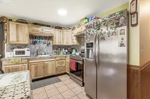 4054 Bartlett Dr, Hood River, OR 97031 - Photo 5
