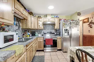 4054 Bartlett Dr, Hood River, OR 97031 - Photo 9