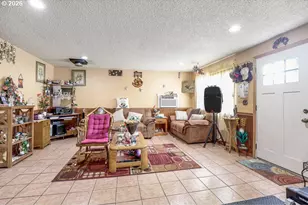4054 Bartlett Dr, Hood River, OR 97031 - Photo 3