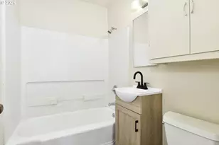 7020 NE Halsey St, Portland, OR 97213 - Photo 15