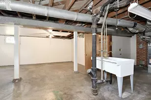 7020 NE Halsey St, Portland, OR 97213 - Photo 17