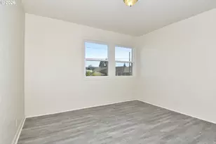 7020 NE Halsey St, Portland, OR 97213 - Photo 11