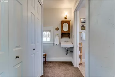 2001 Columbia St, Eugene, OR 97403 - Photo 27
