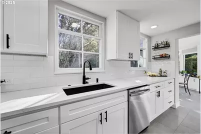 1925 E 26th Ave, Eugene, OR 97403 - Photo 9