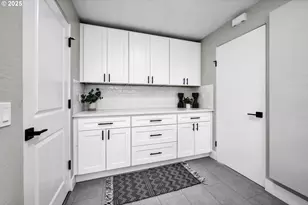 1925 E 26th Ave, Eugene, OR 97403 - Photo 17