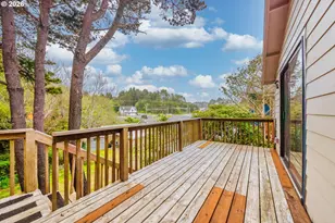 3110 SW Coast Ave, Lincoln City, OR 97367 - Photo 17
