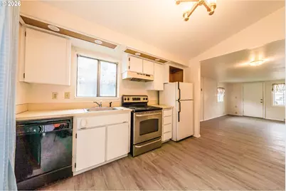 3110 SW Coast Ave, Lincoln City, OR 97367 - Photo 7