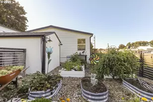 620 E 2nd St, Yamhill, OR 97148 - Photo 23