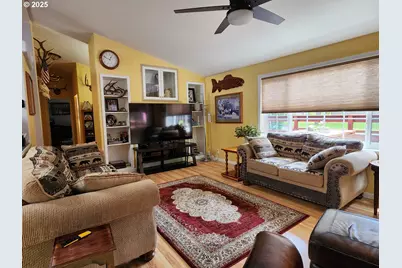 2420 Jefferson St, Port Orford, OR 97465 - Photo 11