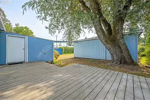 1995 J St, Springfield, OR 97477 - Photo 29