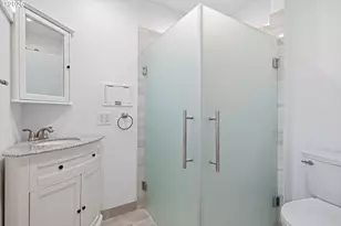 2057 SE 72nd Ave, Portland, OR 97215 - Photo 25