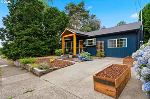 2057 SE 72nd Ave, Portland, OR 97215 - Photo 3