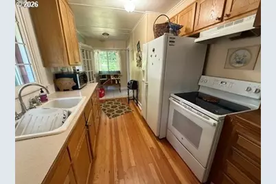 90988 Angels Flight Rd, Walterville, OR 97489 - Photo 17
