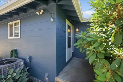 2122 NW 14th St, Gresham, OR 97030 - Photo 5