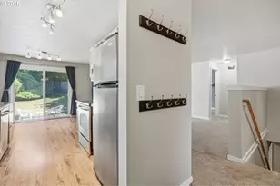 2122 NW 14th St, Gresham, OR 97030 - Photo 7