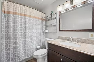 2122 NW 14th St, Gresham, OR 97030 - Photo 17