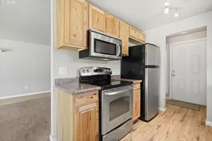 2122 NW 14th St, Gresham, OR 97030 - Photo 9