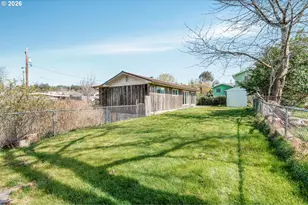 448 NE 10th St, Newport, OR 97365 - Photo 27