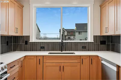 8819 SW 176th Ave, Beaverton, OR 97007 - Photo 11