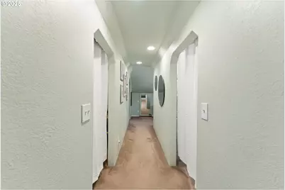 2104 NW Calkins Ave, Roseburg, OR 97471 - Photo 25