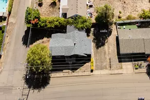 2104 NW Calkins Ave, Roseburg, OR 97471 - Photo 39