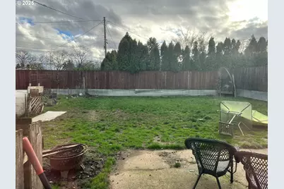 11226 SE Bush St, Portland, OR 97266 - Photo 13