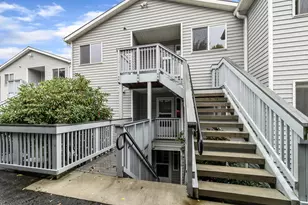 6722 N Richmond Ave, Portland, OR 97203 - Photo 1