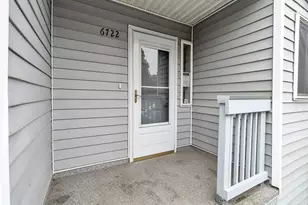 6722 N Richmond Ave, Portland, OR 97203 - Photo 5