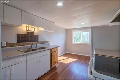 2400 SE Stratus Ave #33, McMinnville, OR 97128 - Photo 7