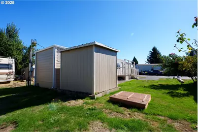 2400 SE Stratus Ave #33, McMinnville, OR 97128 - Photo 5