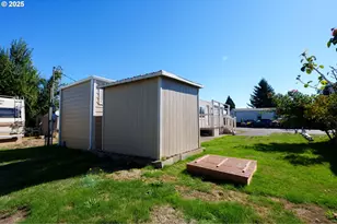 2400 SE Stratus Ave, McMinnville, OR 97128 - Photo 5