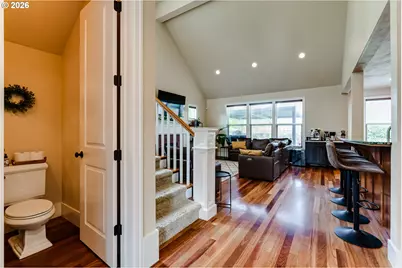 2251 Comstock Ave, Eugene, OR 97408 - Photo 9