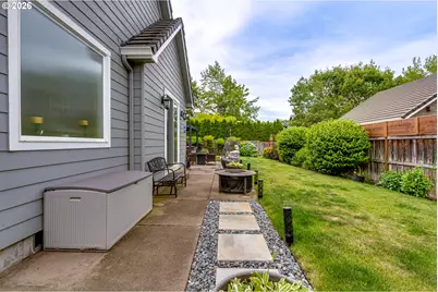 2251 Comstock Ave, Eugene, OR 97408 - Photo 47