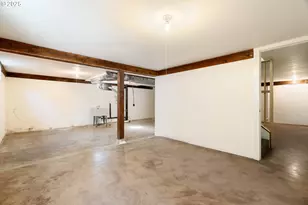 11330 NE Glisan St, Portland, OR 97220 - Photo 25