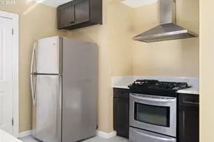 11330 NE Glisan St, Portland, OR 97220 - Photo 11