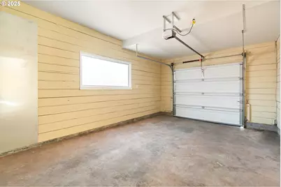 11330 NE Glisan St, Portland, OR 97220 - Photo 13