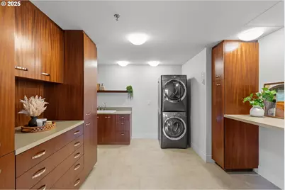 333 NW 9th Ave #412, Portland, OR 97209 - Photo 27