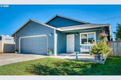 113 NE Whispering River Ct, McMinnville, OR 97128 - Photo 1