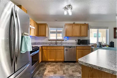 113 NE Whispering River Ct, McMinnville, OR 97128 - Photo 7