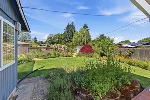 1040 Martha Ct, Eugene, OR 97401 - Photo 21