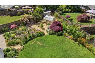 1040 Martha Ct, Eugene, OR 97401 - Photo 31