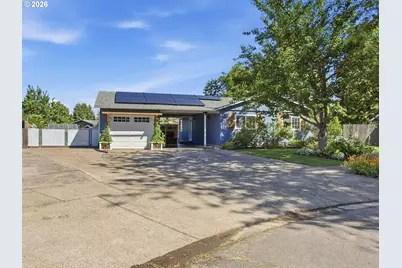1040 Martha Ct, Eugene, OR 97401 - Photo 3