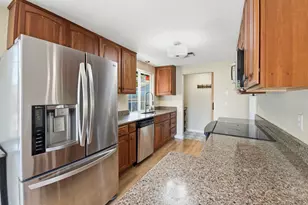 1040 Martha Ct, Eugene, OR 97401 - Photo 9