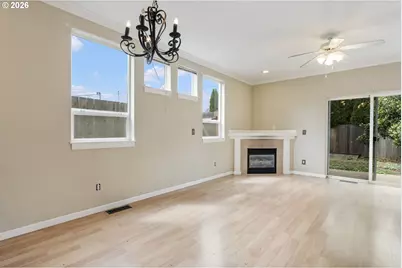 4529 SE Rural St, Portland, OR 97206 - Photo 9