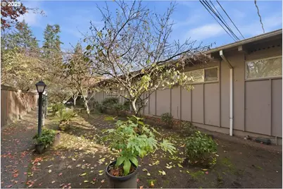 12125 SW 14th St, Beaverton, OR 97005 - Photo 5