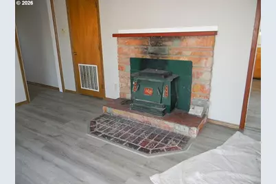 214 E 13th St, The Dalles, OR 97058 - Photo 7