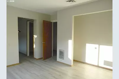 214 E 13th St, The Dalles, OR 97058 - Photo 11