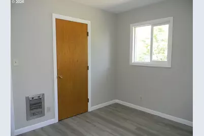 214 E 13th St, The Dalles, OR 97058 - Photo 15
