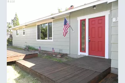 214 E 13th St, The Dalles, OR 97058 - Photo 1